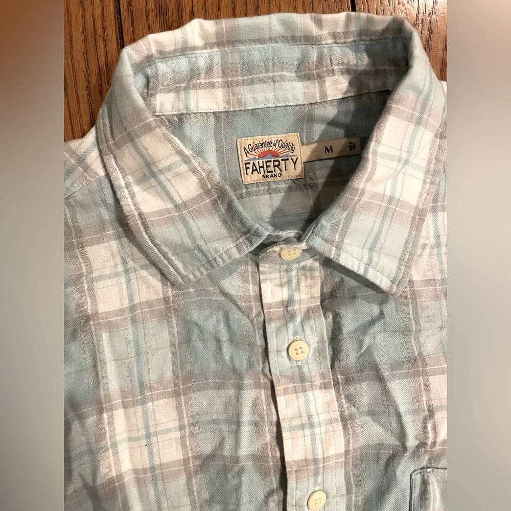 Faherty Women’s Plaid Button Down Lightweight shirt,medium, blue/grey plaid - Picture 3 of 6